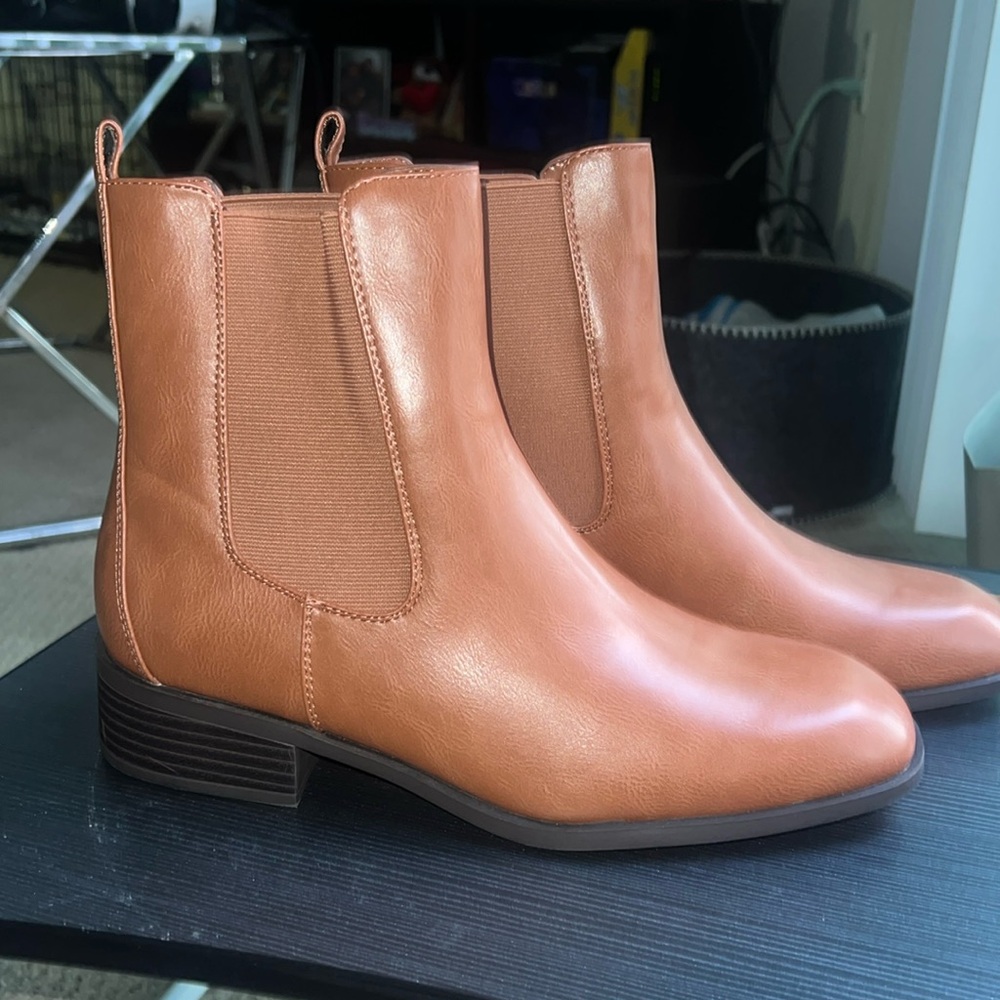 Taupe Raphael Booties! 🍁🍂